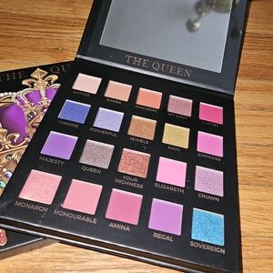 Eloise The Queen Eyeshadow Palette
